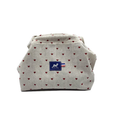 tutu avril B, so cute avec ses petits cœurs rouges