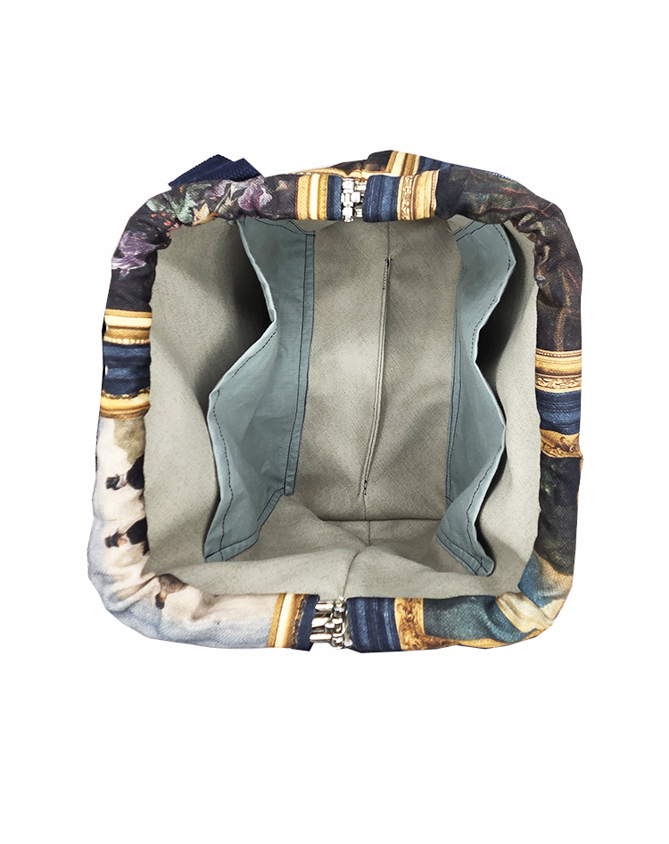 le sac tutu Louvre, poignée originale, ouveture maximale